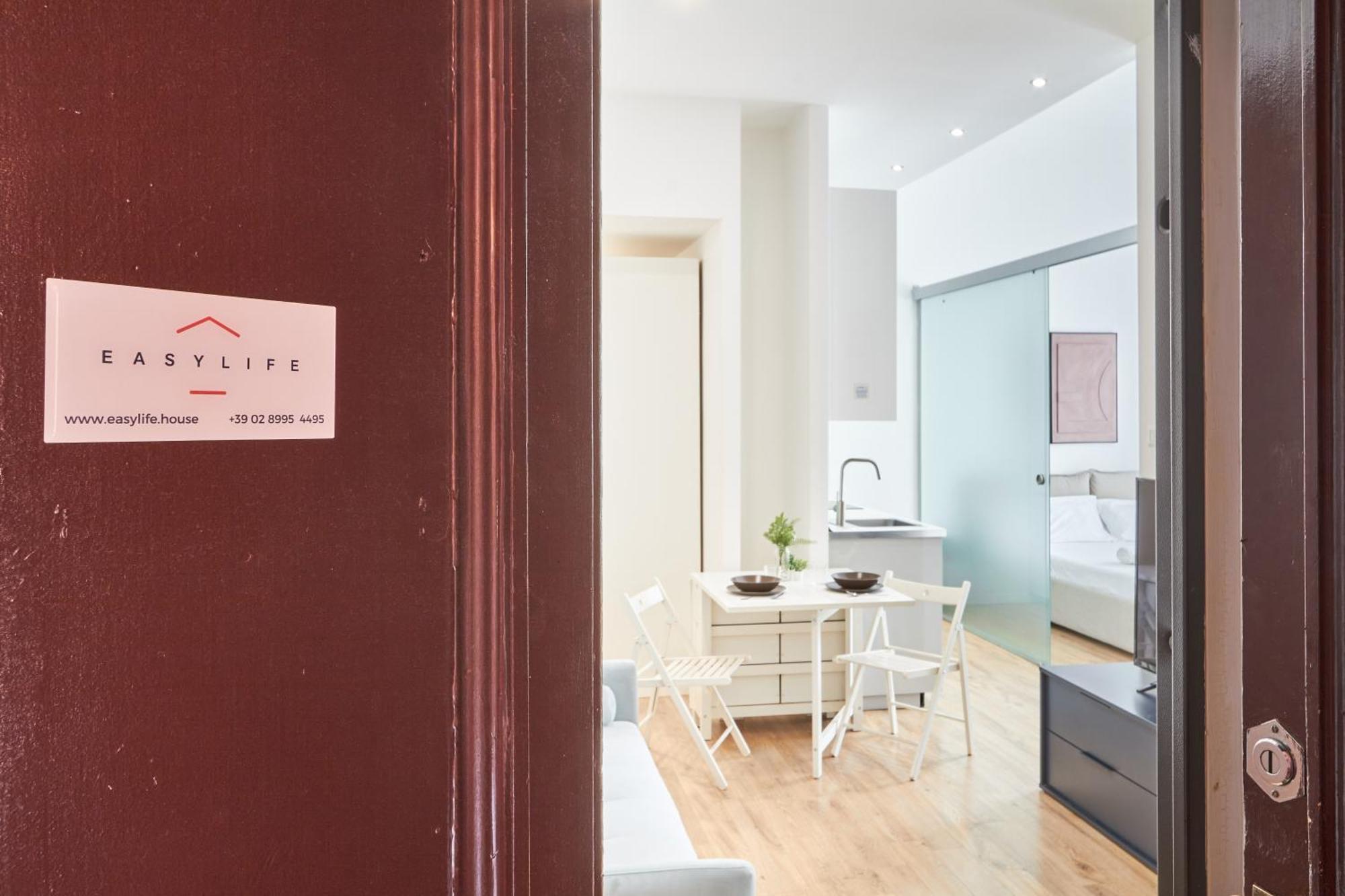 Spacious Flat Close To Fondazione Prada & Metro Milan Exterior photo
