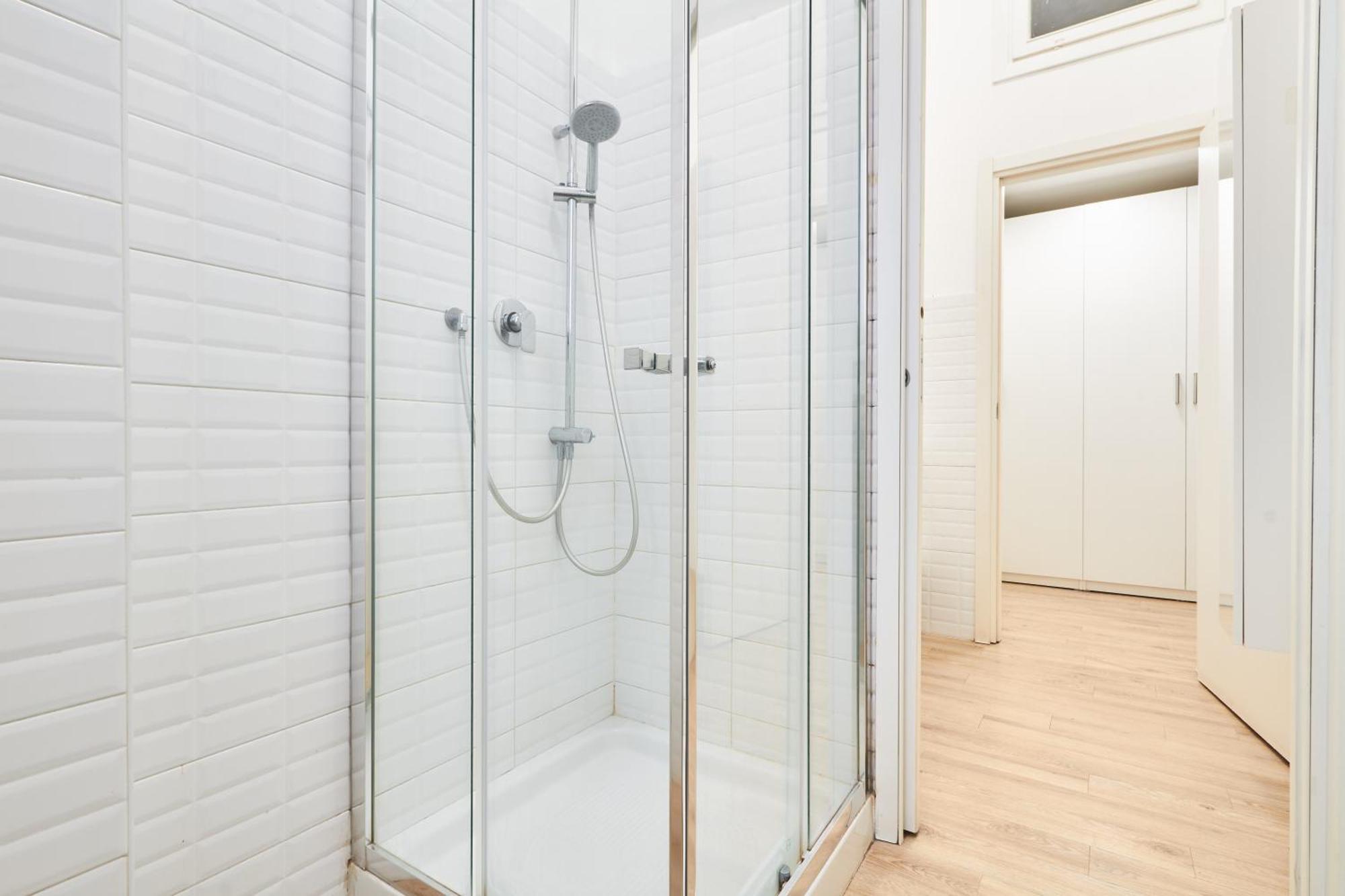 Spacious Flat Close To Fondazione Prada & Metro Milan Exterior photo